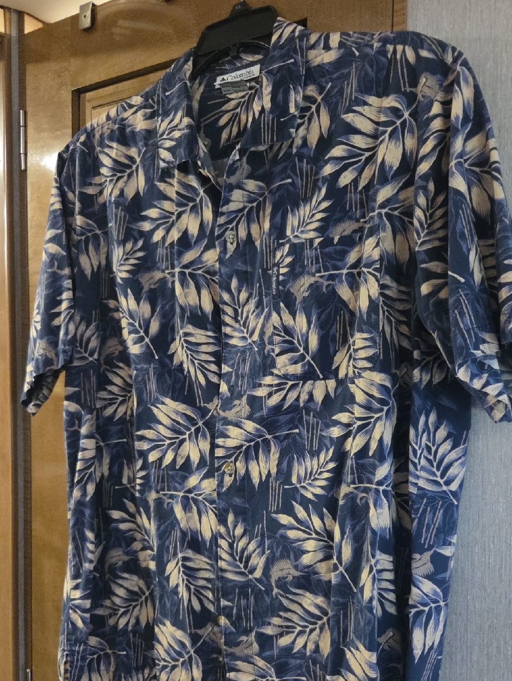 Columbia Blue and Tan Leaf Print Short Sleeve Button-Down Shirt